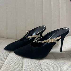 Elegant Black and Gold Women's Michael Kors Short Heels NWOT
